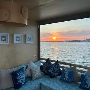 Casa Barco Miamar Hotel en barco